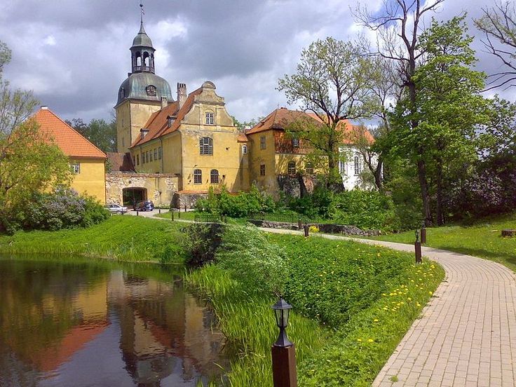 lielstraupe castle 00F 1